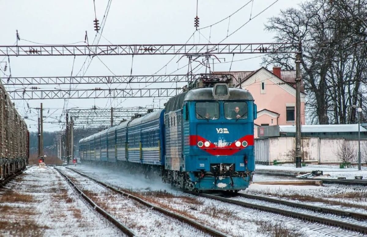 "Укрзалізниця" додає 52 вагони до поїздів по всій країні