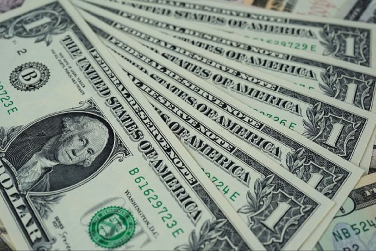 Уряд очікує помірне зростання курсу долара до 2028 року
