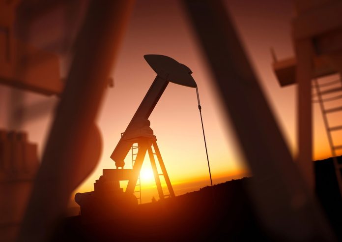 Світові ціни на нафту знижуються (фото: Depositphotos)