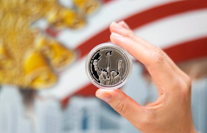 НБУ презентував пам'ятну монету на честь 250 річниці незалежності США( фото: НБУ)